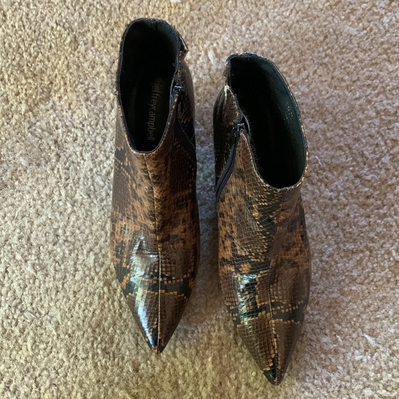 Jeffrey Campbell Ankle Boots Womens Snake Print Leather Pointed Toe Size 7.5 - Picture 3 of 7